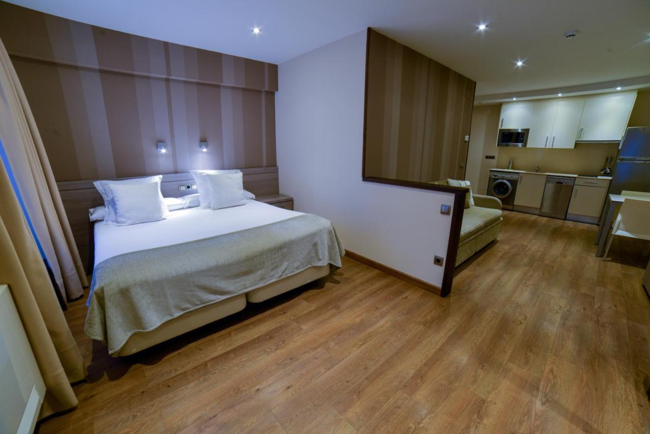 Apartamentos Turisticos Llanes Bagian luar foto