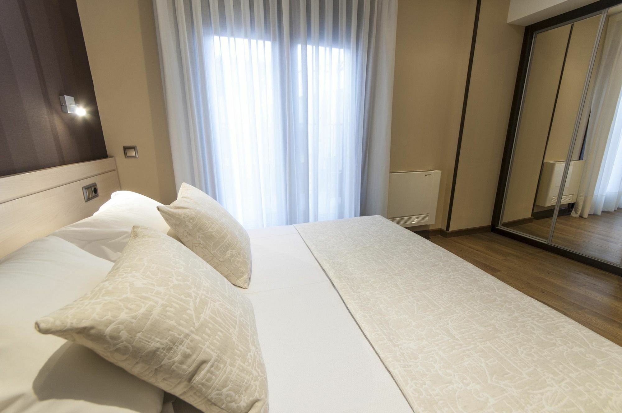 Apartamentos Turisticos Llanes Bagian luar foto