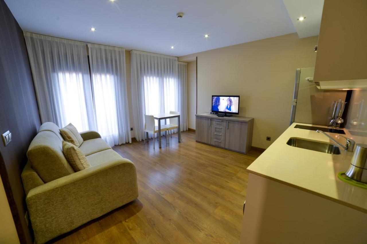 Apartamentos Turisticos Llanes Bagian luar foto