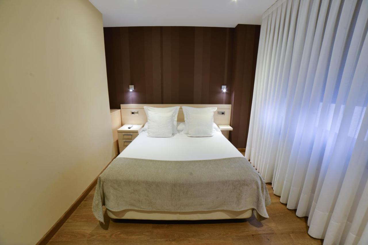 Apartamentos Turisticos Llanes Bagian luar foto