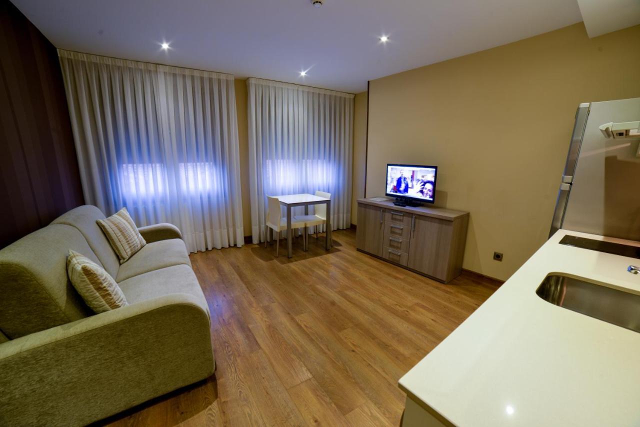 Apartamentos Turisticos Llanes Bagian luar foto