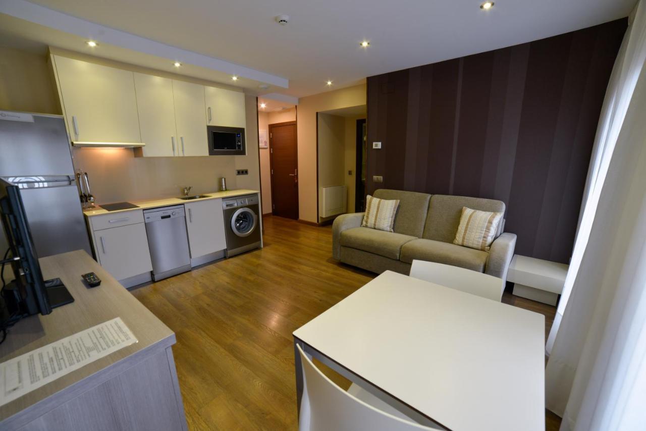 Apartamentos Turisticos Llanes Bagian luar foto